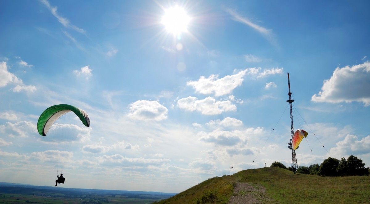 photodune-1116001-paraglider-l